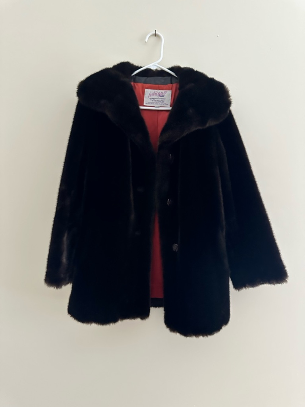 Vintage-Inspired Dark Brown Faux Fur Coat with Red Lining
